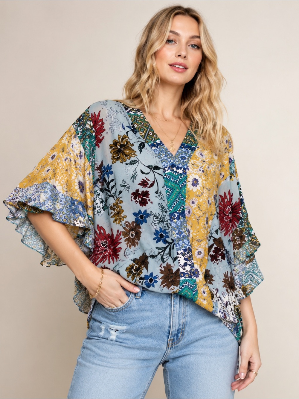 🩷. 2017. 🟰. BloomChic Multicolor Floral V-Neck Blouse